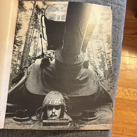 September 8, 1970 LOOK MAGAZINE GARBO PORTRAIT OF A MYSTERIOUS WOMAN HANK STRAMS - Picture 6 of 13